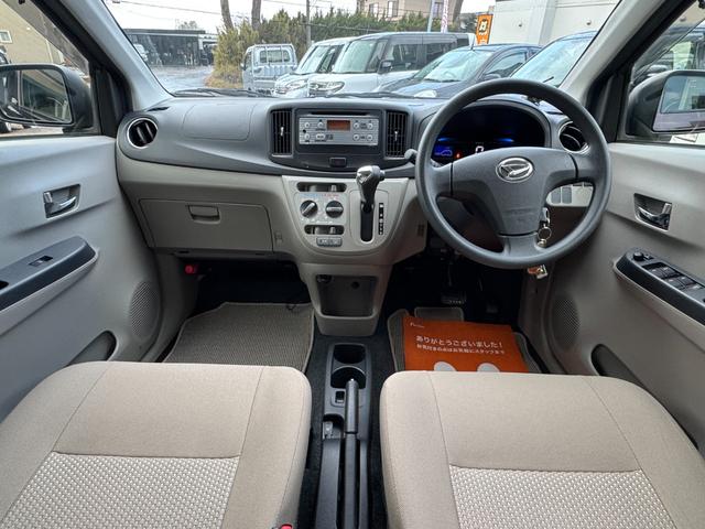 ミライース Ｘｆ　メモリアルエディション　４ＷＤ　ワンオーナー　　アイドリングストップ　マニュアルエアコン　スタットレス　社外タイヤ（5枚目）