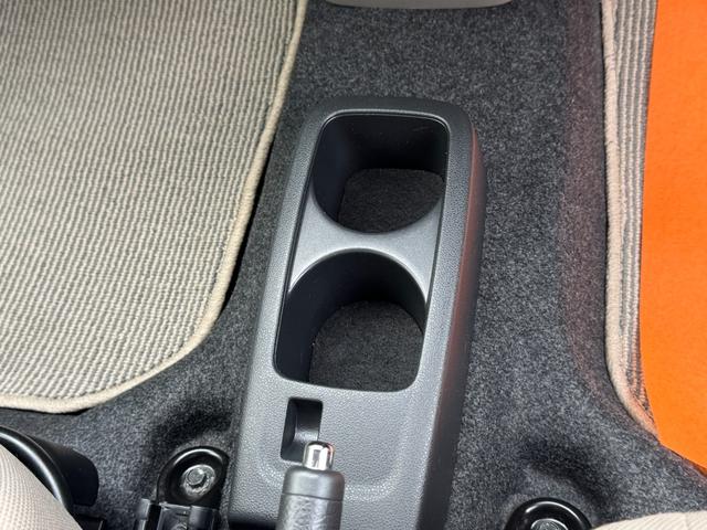 ミライース Ｘｆ　メモリアルエディション　４ＷＤ　ワンオーナー　　アイドリングストップ　マニュアルエアコン　スタットレス　社外タイヤ（18枚目）