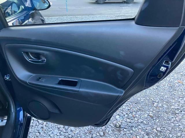 ヴィッツ Ｆ　アミー　４ＷＤ　ドライブレコーダー　バックカメラ　ＴＶ　クリアランスソナー　衝突被害軽減システム　アルミホイール　オートライト　スマートキー　電動格納ミラー　ＣＶＴ　盗難防止システム　衝突安全ボディ　ＡＢＳ（32枚目）