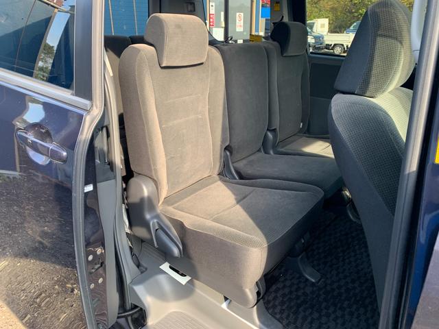 ヴォクシー X Lエディション 両側電動スライドドア ETC ナビ(18枚目)