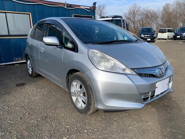 フィットハイブリッド ナビプレミアムセレクション ダブルシートヒーター ETC(8枚目)