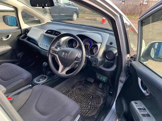 フィットハイブリッド ナビプレミアムセレクション ダブルシートヒーター ETC(17枚目)