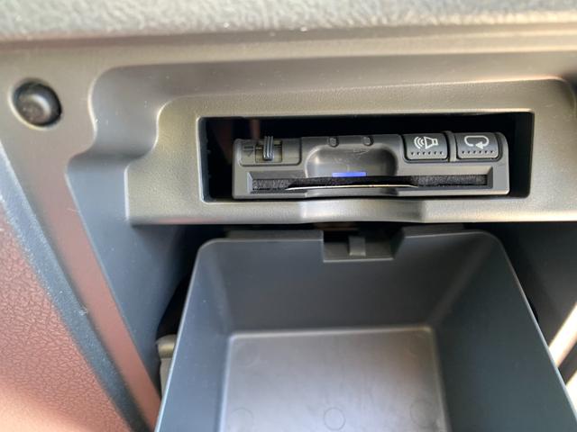 ヴォクシー X Lエディション 電動スライドドア 後席モニター エンジンスターター ETC(5枚目)