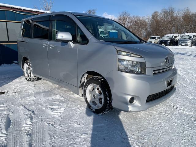 ヴォクシー X Lエディション 電動スライドドア 後席モニター エンジンスターター ETC(8枚目)