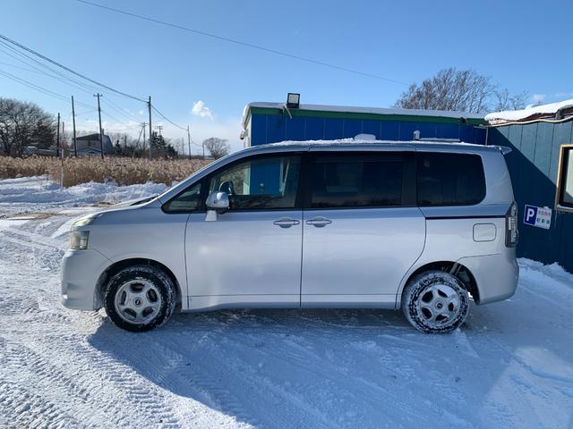 ヴォクシー X Lエディション 電動スライドドア 後席モニター エンジンスターター ETC(10枚目)