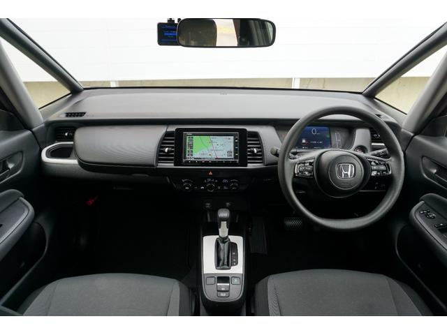 フィット ｅ：ＨＥＶベーシック　レンタアップ・純正ナビ・ＨｏｎｄａＳＥＮＳＩＮＧ・ＬＥＤヘッドライト・ＨｏｎｄａＣＯＮＮＥＣＴｆｏｒＧａｔｈｅｒｓ＋ナビ装着用スペシャルパッケージコンフォートビューパッケージ（2枚目）
