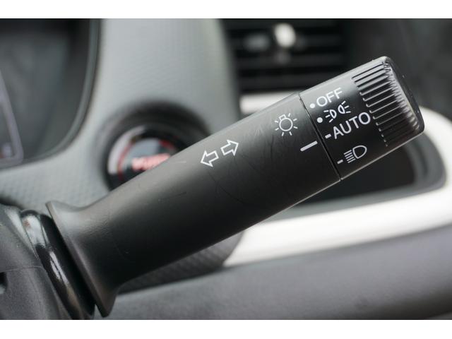 フィット ｅ：ＨＥＶベーシック　レンタアップ・純正ナビ・ＨｏｎｄａＳＥＮＳＩＮＧ・ＬＥＤヘッドライト・ＨｏｎｄａＣＯＮＮＥＣＴｆｏｒＧａｔｈｅｒｓ＋ナビ装着用スペシャルパッケージコンフォートビューパッケージ（12枚目）