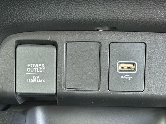 フィット ベーシック レンタカーアップ・純正ナビ・HondaCONNECTforGathers+ナビ装着用スペシャルパッケージ・コンフォートビューパッケージ(11枚目)