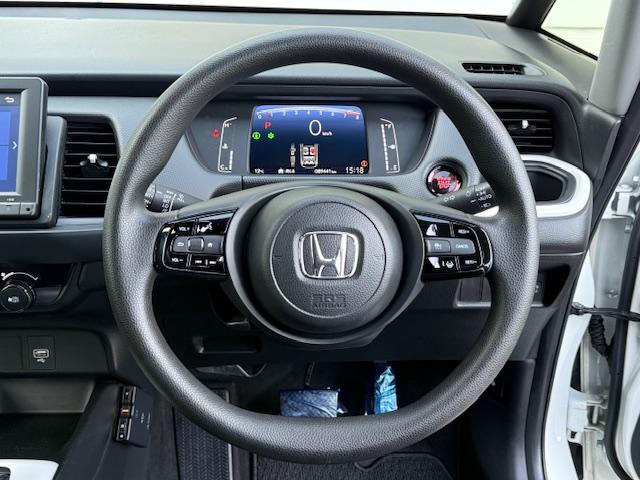 フィット ベーシック レンタカーアップ・純正ナビ・HondaCONNECTforGathers+ナビ装着用スペシャルパッケージ・コンフォートビューパッケージ(13枚目)