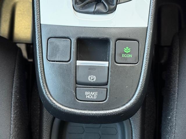 フィット ベーシック レンタカーアップ・純正ナビ・HondaCONNECTforGathers+ナビ装着用スペシャルパッケージ・コンフォートビューパッケージ(24枚目)