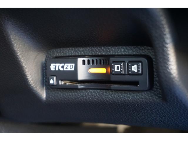 ヴェゼル ｅ：ＨＥＶＺ　デモカーアップ・ＨｏｎｄａＳＥＮＳＩＮＧ・ブラインドスポットインフォメーション・アダプティブドライビングビーム（ＡＤＢ）・ＨｏｎｄａＣＯＮＮＥＣＴディスプレー＋ＥＴＣ２．０車載器＋ワイヤレス充電（12枚目）