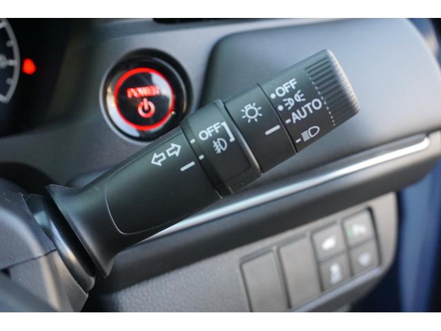 ヴェゼル ｅ：ＨＥＶＺ　デモカーアップ・ＨｏｎｄａＳＥＮＳＩＮＧ・ブラインドスポットインフォメーション・アダプティブドライビングビーム（ＡＤＢ）・ＨｏｎｄａＣＯＮＮＥＣＴディスプレー＋ＥＴＣ２．０車載器＋ワイヤレス充電（23枚目）