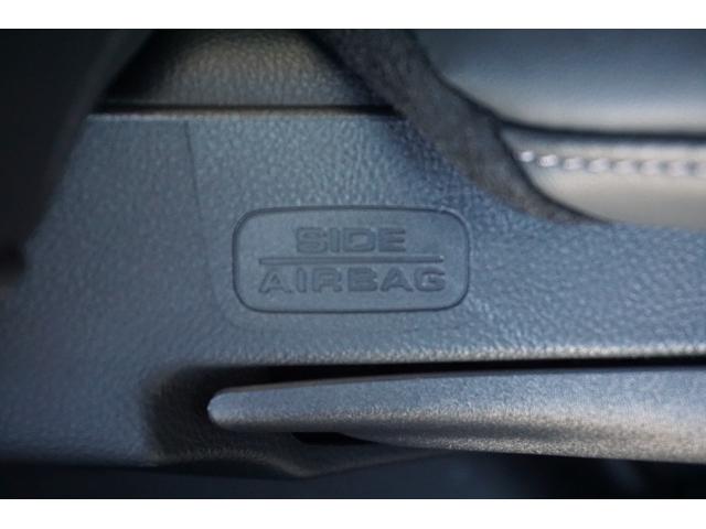 ヴェゼル ｅ：ＨＥＶＺ　デモカーアップ・ＨｏｎｄａＳＥＮＳＩＮＧ・ブラインドスポットインフォメーション・アダプティブドライビングビーム（ＡＤＢ）・ＨｏｎｄａＣＯＮＮＥＣＴディスプレー＋ＥＴＣ２．０車載器＋ワイヤレス充電（30枚目）