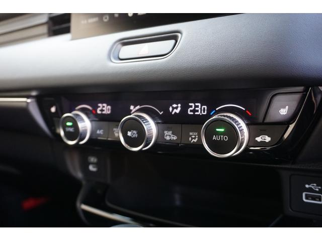 ヴェゼル ｅ：ＨＥＶＺ　デモカーアップ・ＨｏｎｄａＳＥＮＳＩＮＧ・ブラインドスポットインフォメーション・アダプティブドライビングビーム（ＡＤＢ）・ＨｏｎｄａＣＯＮＮＥＣＴディスプレー＋ＥＴＣ２．０車載器＋ワイヤレス充電（32枚目）