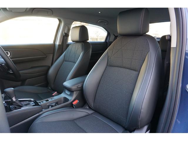 ヴェゼル ｅ：ＨＥＶＺ　デモカーアップ・ＨｏｎｄａＳＥＮＳＩＮＧ・ブラインドスポットインフォメーション・アダプティブドライビングビーム（ＡＤＢ）・ＨｏｎｄａＣＯＮＮＥＣＴディスプレー＋ＥＴＣ２．０車載器＋ワイヤレス充電（41枚目）