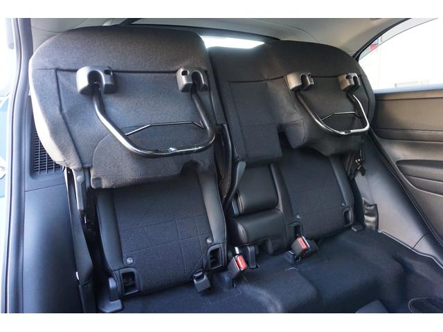 ヴェゼル ｅ：ＨＥＶＺ　デモカーアップ・ＨｏｎｄａＳＥＮＳＩＮＧ・ブラインドスポットインフォメーション・アダプティブドライビングビーム（ＡＤＢ）・ＨｏｎｄａＣＯＮＮＥＣＴディスプレー＋ＥＴＣ２．０車載器＋ワイヤレス充電（45枚目）