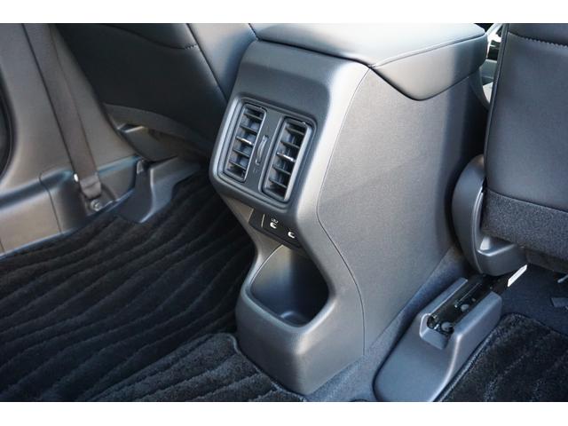 ヴェゼル ｅ：ＨＥＶＺ　デモカーアップ・ＨｏｎｄａＳＥＮＳＩＮＧ・ブラインドスポットインフォメーション・アダプティブドライビングビーム（ＡＤＢ）・ＨｏｎｄａＣＯＮＮＥＣＴディスプレー＋ＥＴＣ２．０車載器＋ワイヤレス充電（46枚目）