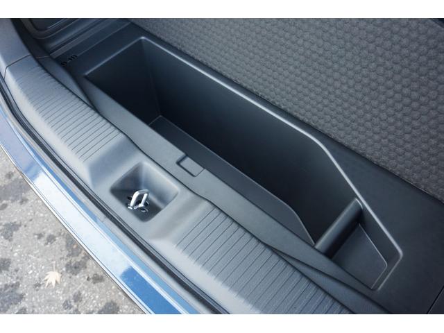 ヴェゼル ｅ：ＨＥＶＺ　デモカーアップ・ＨｏｎｄａＳＥＮＳＩＮＧ・ブラインドスポットインフォメーション・アダプティブドライビングビーム（ＡＤＢ）・ＨｏｎｄａＣＯＮＮＥＣＴディスプレー＋ＥＴＣ２．０車載器＋ワイヤレス充電（49枚目）