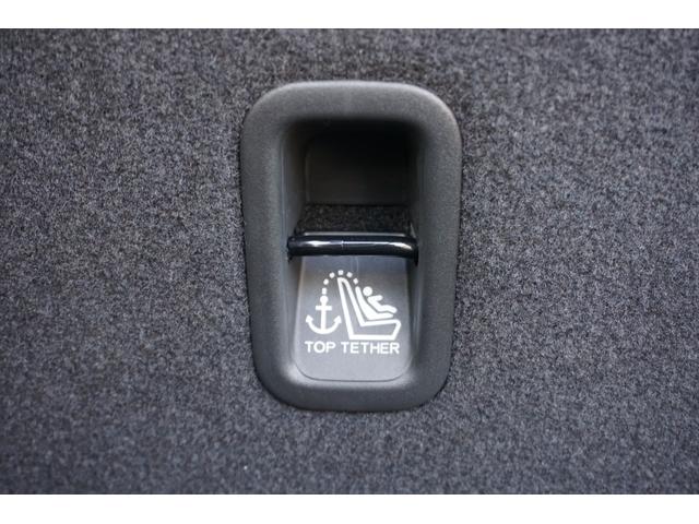 ヴェゼル ｅ：ＨＥＶＺ　デモカーアップ・ＨｏｎｄａＳＥＮＳＩＮＧ・ブラインドスポットインフォメーション・アダプティブドライビングビーム（ＡＤＢ）・ＨｏｎｄａＣＯＮＮＥＣＴディスプレー＋ＥＴＣ２．０車載器＋ワイヤレス充電（50枚目）