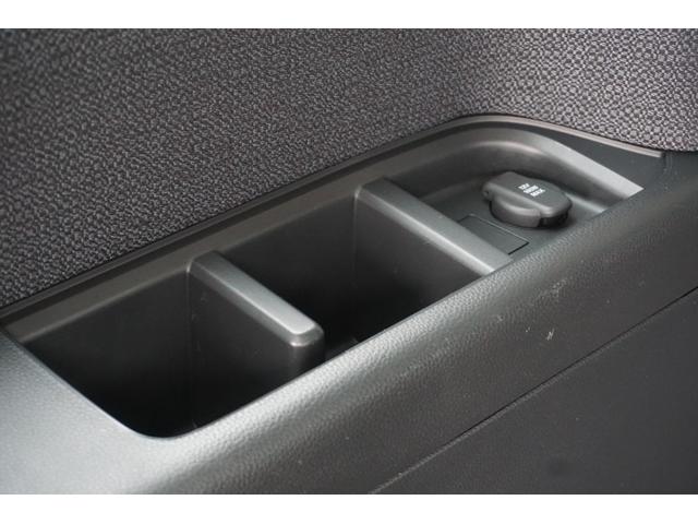 ステップワゴン エアー レンタカーアップ・純正ナビ(フルセグ)・HondaSENSING・2列目6:4分割ベンチシート・トリプルゾーンコントロール・フルオートエアコンディショナー・16インチアルミホイール(44枚目)