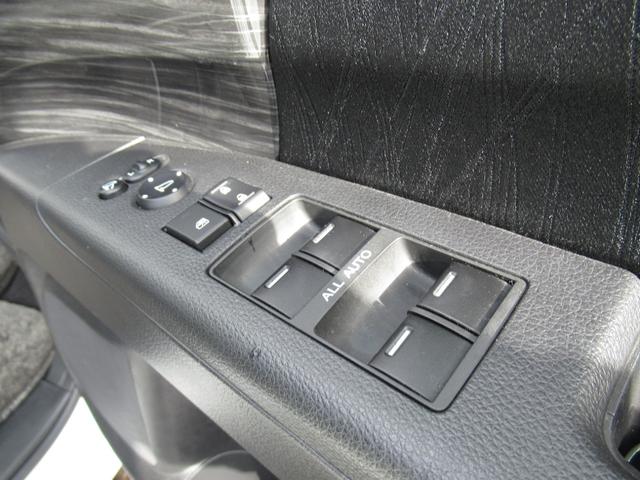 オデッセイ アブソルート・EX HondaSENSING/Hondaインターナビ+リンクアップフリー+ETC車載器/マルチビューカメラシステム+スマートパーキングアシストシステムサイドエアバッグ+サイドカーテンエアバッグ(50枚目)