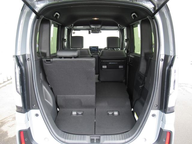 Ｎ－ＢＯＸカスタム コーディネートスタイル　試乗車ＵＰ／運転席＆助手席シートヒーター／コンビニフック付シートバックテーブル（運転席＆助手席）／オートリトラミラー／左右独立式リアセンターアームレスト／グレーステッチ本革巻ステアリングホイール（22枚目）