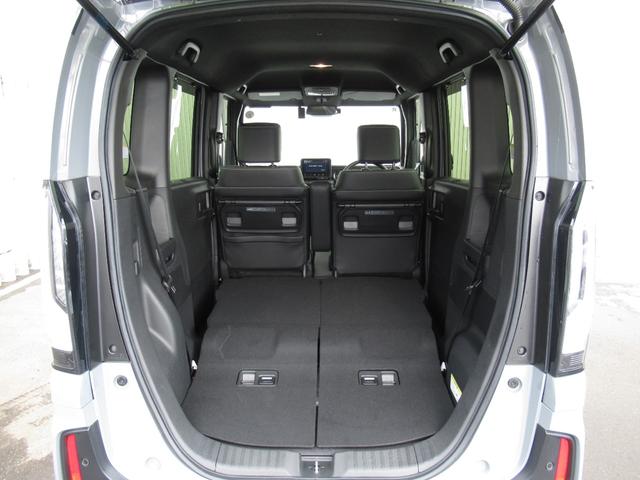 Ｎ－ＢＯＸカスタム コーディネートスタイル　試乗車ＵＰ／運転席＆助手席シートヒーター／コンビニフック付シートバックテーブル（運転席＆助手席）／オートリトラミラー／左右独立式リアセンターアームレスト／グレーステッチ本革巻ステアリングホイール（24枚目）