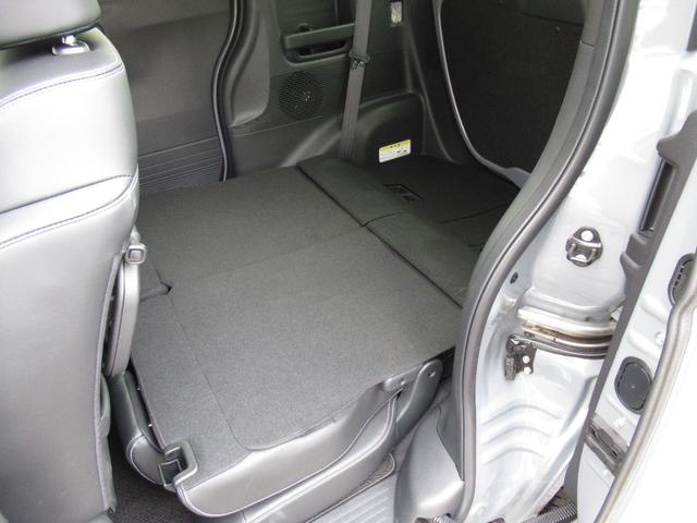 Ｎ－ＢＯＸカスタム コーディネートスタイル　試乗車ＵＰ／運転席＆助手席シートヒーター／コンビニフック付シートバックテーブル（運転席＆助手席）／オートリトラミラー／左右独立式リアセンターアームレスト／グレーステッチ本革巻ステアリングホイール（25枚目）