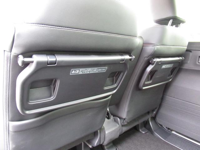 Ｎ－ＢＯＸカスタム コーディネートスタイル　試乗車ＵＰ／運転席＆助手席シートヒーター／コンビニフック付シートバックテーブル（運転席＆助手席）／オートリトラミラー／左右独立式リアセンターアームレスト／グレーステッチ本革巻ステアリングホイール（33枚目）