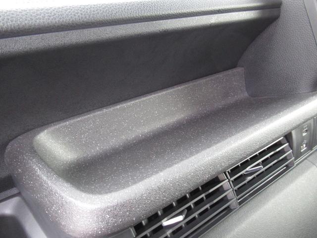 Ｎ－ＢＯＸカスタム コーディネートスタイル　試乗車ＵＰ／運転席＆助手席シートヒーター／コンビニフック付シートバックテーブル（運転席＆助手席）／オートリトラミラー／左右独立式リアセンターアームレスト／グレーステッチ本革巻ステアリングホイール（39枚目）