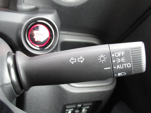 Ｎ－ＢＯＸカスタム コーディネートスタイル　試乗車ＵＰ／運転席＆助手席シートヒーター／コンビニフック付シートバックテーブル（運転席＆助手席）／オートリトラミラー／左右独立式リアセンターアームレスト／グレーステッチ本革巻ステアリングホイール（67枚目）