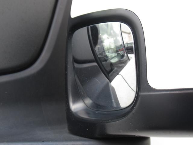 Ｎ－ＢＯＸ ベースグレード　試乗車ＵＰ／運転席＆助手席シートヒーター／コンビニフック付シートバックテーブル運転席＆助手席／オートリトラミラー／左右独立式リアセンターアームレスト（17枚目）