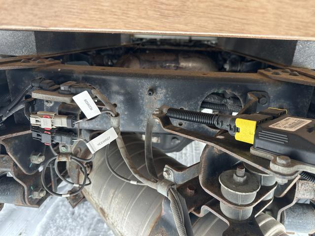 キャンター Ｗキャブ　全低床　積載１．５ｔ　オートマ　リヤヒーター（8枚目）