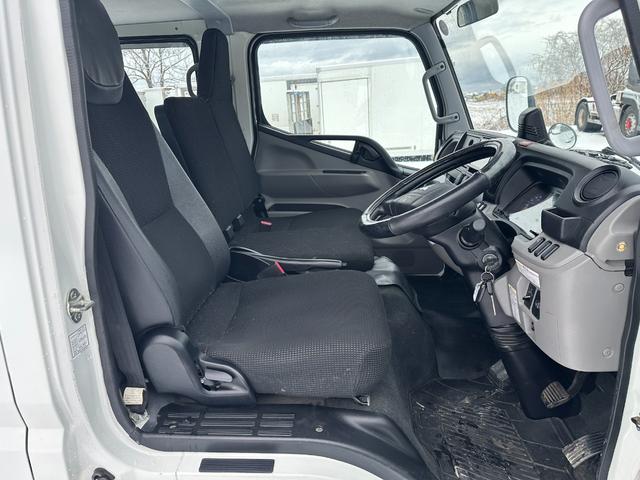 キャンター Ｗキャブ　全低床　積載１．５ｔ　オートマ　リヤヒーター（19枚目）