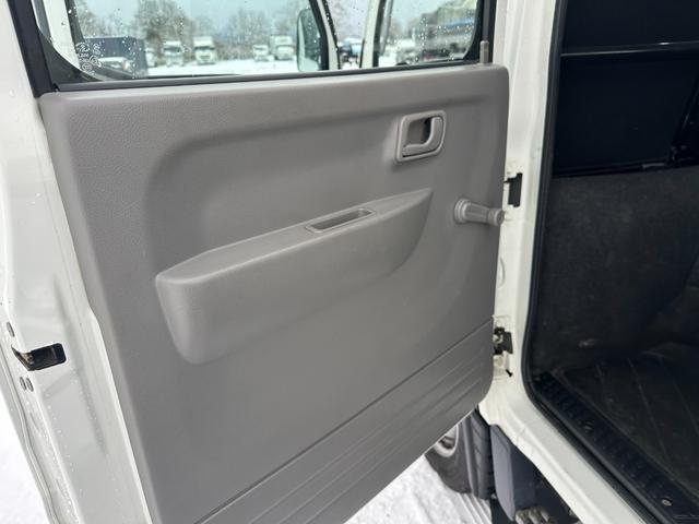 キャンター Ｗキャブ　全低床　積載１．５ｔ　オートマ　リヤヒーター（32枚目）