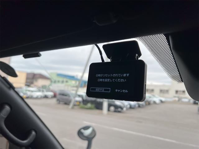 ハイエースバン スーパーGL ダークプライムII 4WD ドライブレコーダー バックカメラ ナビ TV レーンアシスト 衝突被害軽減システム 両側スライドドア オートマチックハイビーム オートライト アルミホイール スマートキー 電動格納ミラー(7枚目)