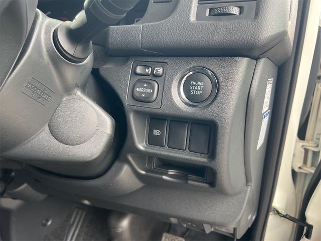 ハイエースバン スーパーGL ダークプライムII 4WD ドライブレコーダー バックカメラ ナビ TV レーンアシスト 衝突被害軽減システム 両側スライドドア オートマチックハイビーム オートライト アルミホイール スマートキー 電動格納ミラー(11枚目)