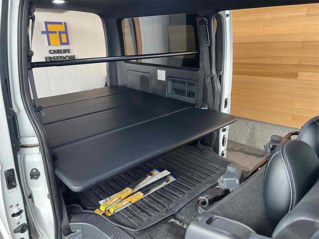ハイエースバン 　４ＷＤ　ＥＴＣ　バックカメラ　ナビ　ＴＶ　クリアランスソナー　レーンアシスト　衝突被害軽減システム　両側スライドドア　オートマチックハイビーム　オートライト　スマートキー　電動格納ミラー　後席モニター（17枚目）