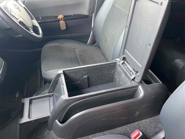 ハイエースバン 　４ＷＤ　ＥＴＣ　バックカメラ　ナビ　ＴＶ　クリアランスソナー　レーンアシスト　衝突被害軽減システム　両側スライドドア　オートマチックハイビーム　オートライト　スマートキー　電動格納ミラー　後席モニター（31枚目）