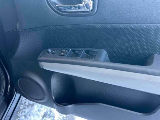 エクストレイル ２０Ｘ　４ＷＤ　ＥＴＣ　バックカメラ　サイドカメラ　サンルーフ　ナビ　ＴＶ　オートライト　アルミホイール　スマートキー　電動格納ミラー　シートヒーター　ＣＶＴ　盗難防止システム　衝突安全ボディ　ＵＳＢ　記録簿（45枚目）