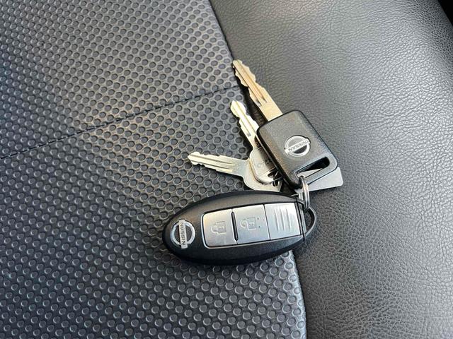 エクストレイル ２０Ｘ　４ＷＤ　ＥＴＣ　バックカメラ　サイドカメラ　サンルーフ　ナビ　ＴＶ　オートライト　アルミホイール　スマートキー　電動格納ミラー　シートヒーター　ＣＶＴ　盗難防止システム　衝突安全ボディ　ＵＳＢ　記録簿（54枚目）