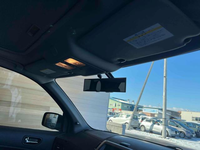 エクストレイル ２０Ｘ　４ＷＤ　ＥＴＣ　バックカメラ　サイドカメラ　サンルーフ　ナビ　ＴＶ　オートライト　アルミホイール　スマートキー　電動格納ミラー　シートヒーター　ＣＶＴ　盗難防止システム　衝突安全ボディ　ＵＳＢ　記録簿（57枚目）