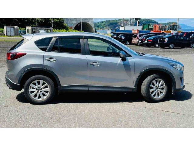 ＣＸ－５ ＸＤ　４ＷＤ　ドライブレコーダー　ＥＴＣ　バックカメラ　ナビ　オートライト　アルミホイール　スマートキー　アイドリングストップ　ＡＴ　盗難防止システム　衝突安全ボディ　ＡＢＳ　エアコン　パワーステアリング（14枚目）