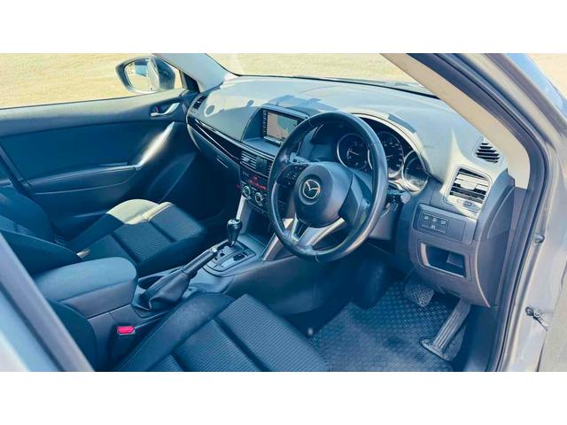 ＣＸ－５ ＸＤ　４ＷＤ　ドライブレコーダー　ＥＴＣ　バックカメラ　ナビ　オートライト　アルミホイール　スマートキー　アイドリングストップ　ＡＴ　盗難防止システム　衝突安全ボディ　ＡＢＳ　エアコン　パワーステアリング（28枚目）