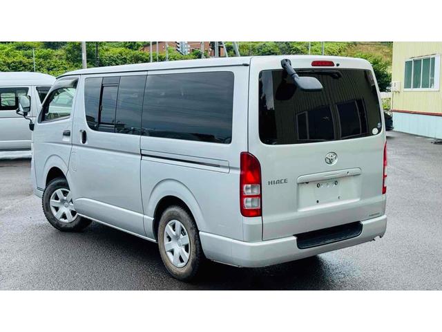 ハイエースバン 　４ＷＤ　バックカメラ　ナビ　スライドドア　ＡＴ　Ｂｌｕｅｔｏｏｔｈ　エアコン　パワーウィンドウ　運転席エアバッグ（5枚目）