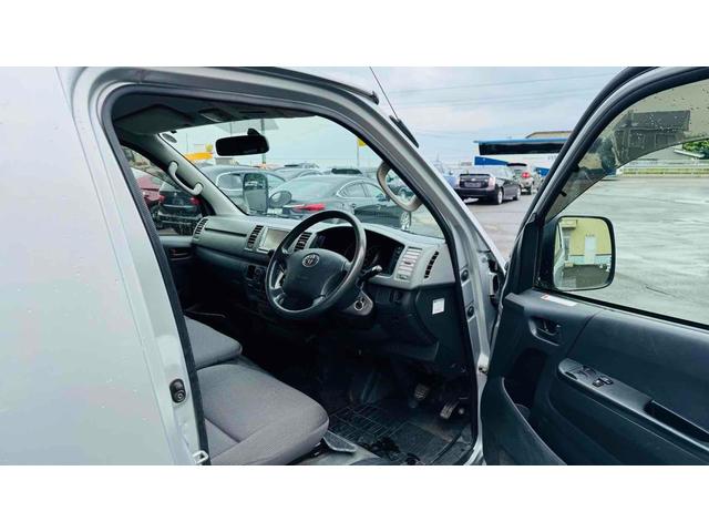 ハイエースバン 　４ＷＤ　バックカメラ　ナビ　スライドドア　ＡＴ　Ｂｌｕｅｔｏｏｔｈ　エアコン　パワーウィンドウ　運転席エアバッグ（19枚目）