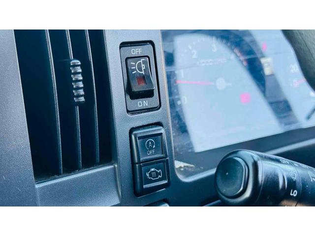 エルフトラック 　ＡＴ　後輪ダブル　レーンアシスト　ＥＴＣ　バックカメラ　スマートキー　アイドリングストップ　電動格納ミラー　ＥＳＣ　エアコン　パワーウィンドウ　運転席エアバッグ（11枚目）