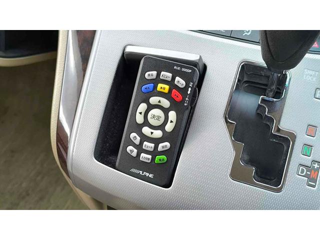 ヴェルファイア ２．４Ｘ　４ＷＤ　ＥＴＣ　バックカメラ　ナビ　クリアランスソナー　両側電動スライドドア　オートライト　ＨＩＤ　スマートキー　後席モニター　３列シート　ＣＶＴ　アルミホイール　盗難防止システム　衝突安全ボディ（6枚目）