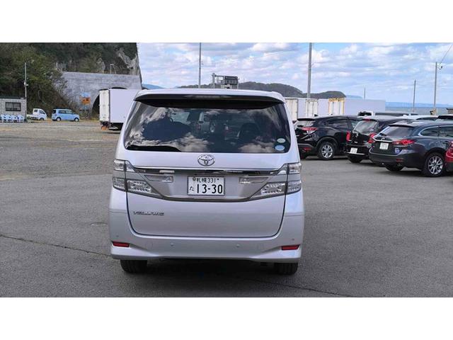 ヴェルファイア ２．４Ｘ　４ＷＤ　ＥＴＣ　バックカメラ　ナビ　クリアランスソナー　両側電動スライドドア　オートライト　ＨＩＤ　スマートキー　後席モニター　３列シート　ＣＶＴ　アルミホイール　盗難防止システム　衝突安全ボディ（16枚目）