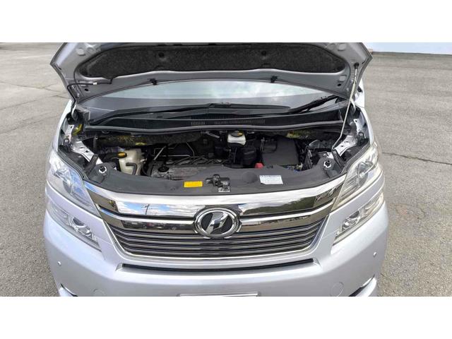 ヴェルファイア ２．４Ｘ　４ＷＤ　ＥＴＣ　バックカメラ　ナビ　クリアランスソナー　両側電動スライドドア　オートライト　ＨＩＤ　スマートキー　後席モニター　３列シート　ＣＶＴ　アルミホイール　盗難防止システム　衝突安全ボディ（22枚目）